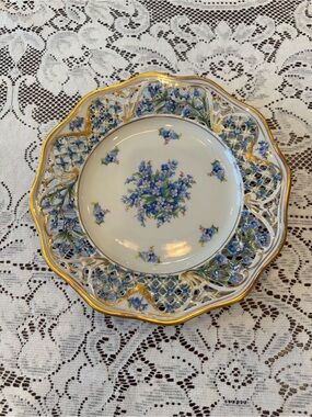 Schumann Bavaria Forget Me Not Reticulated Plate 8.5” Gold Trim Germany Vintage